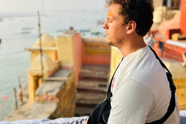 Varanasi: 12 Jyotirlinga Yatra – Guided Journey by Omvity