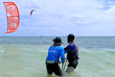 Cancún: Kitesurfing or Wingfoiling | Lessons Cancún: Wingfoil Lesson 2 Hrs