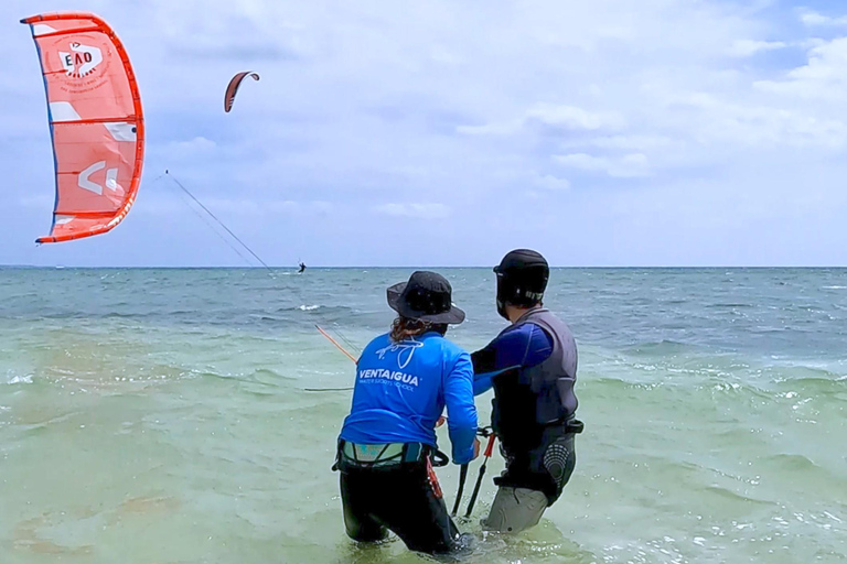 Cancún: Kitesurfing or Wingfoiling | Lessons Cancún: Wingfoil Lesson 2 Hrs