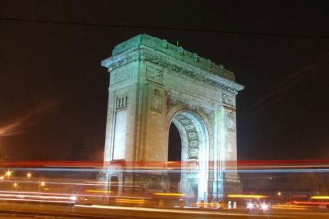 Bucarest di notte: tour di guida di 1,5 ore