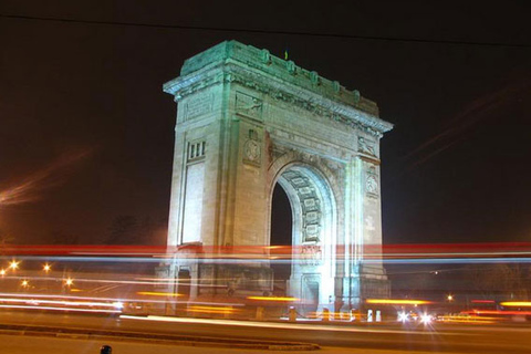 Bucarest de noche: tour en coche de 1,5 horasOpción estándar