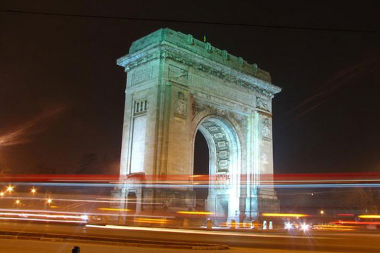 Bucarest de noche: tour en coche de 1,5 horasOpción estándar