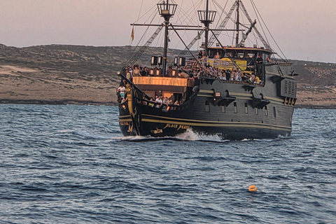 Ayia Napa: Black Pearl Pirate Ship Cruise with Lunch