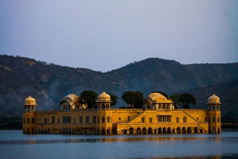 Delhi to Jaipur: Private Full-Day Guided City Highlights Car + Guide + Tickets+ Lunch