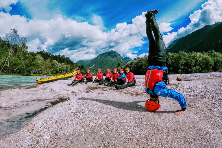 Bovec: Rafting sul fiume SocaBovec: Rafting sulle rapide del fiume Soca