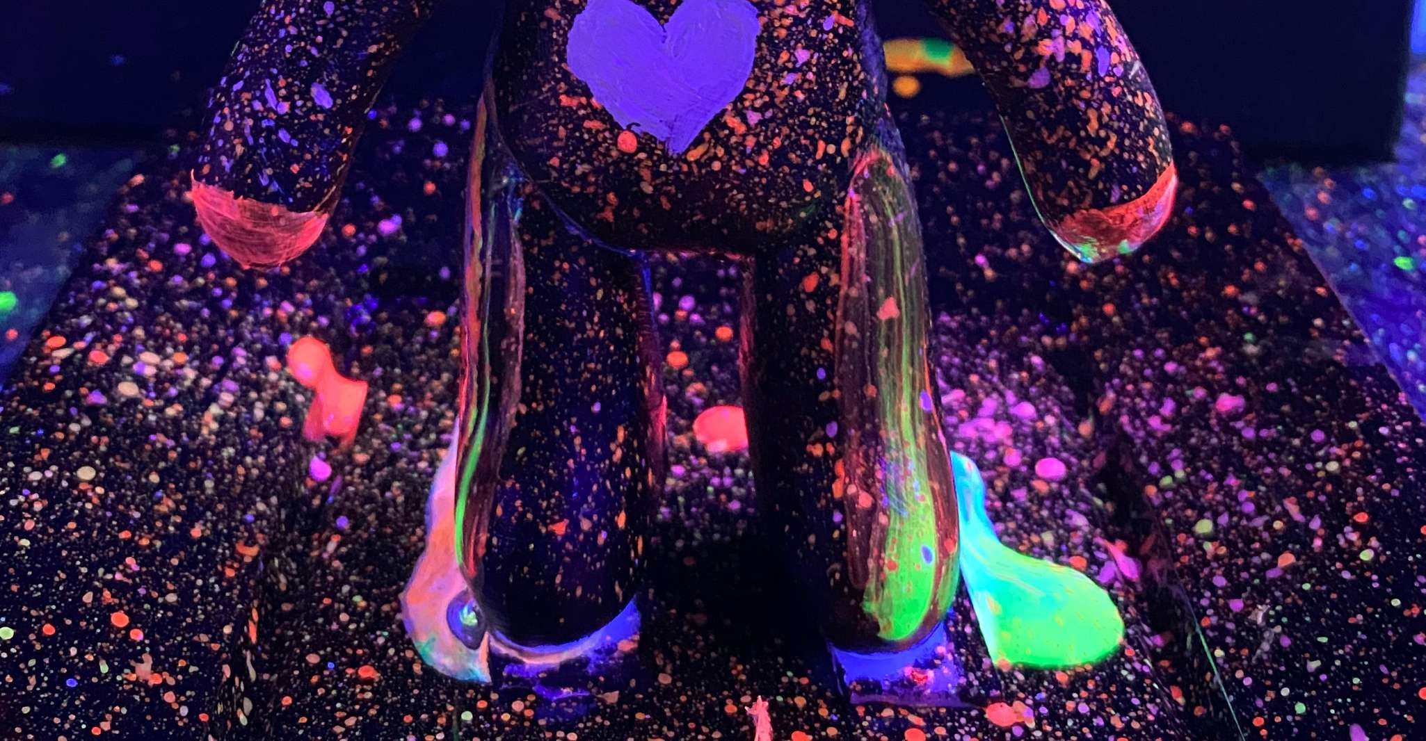 Barcelona: Bear-brick Fluorescent Painting | Wine and Art photo 8