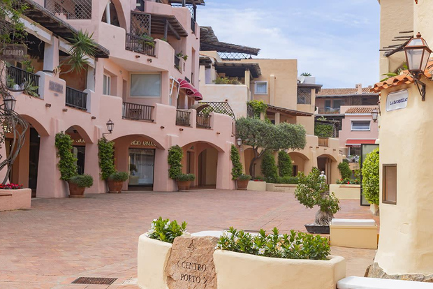 From Alghero: San Pantaleo and Porto Cervo Day Trip