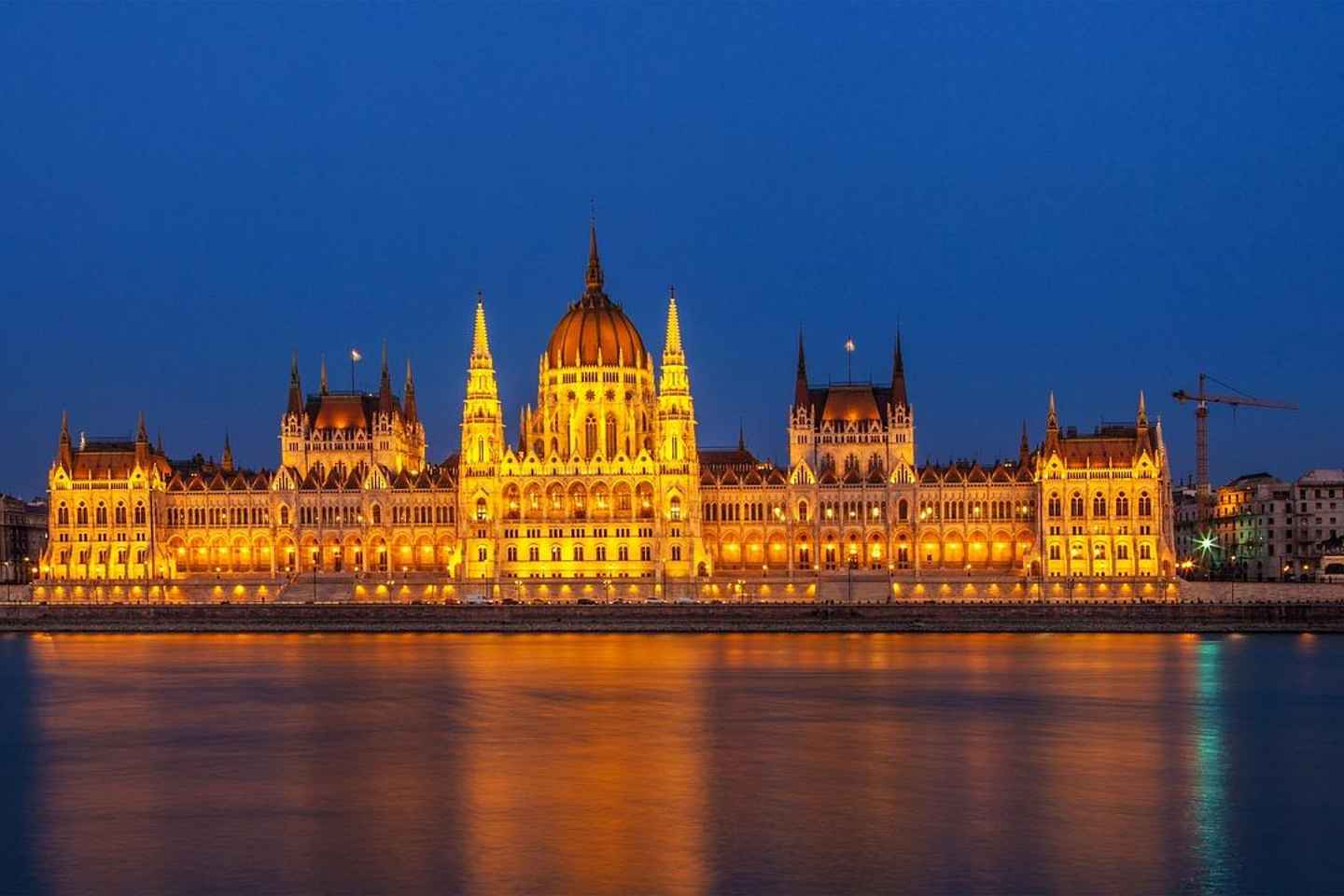Budapest: Parliament Panorama Cruise with Törley Prosecco