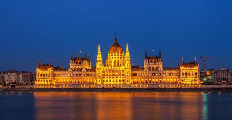 Budapest: Parliament Panorama Cruise with Törley Prosecco