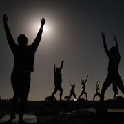 Perth: Full Moon Yoga Hiking Experience