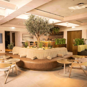London: Heathrow Airport Lounge Access by DragonPass
