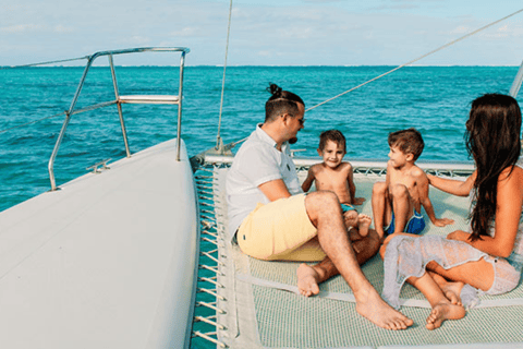 Desfruta de um dia relaxante num catamarã na Ile aux Cerfs