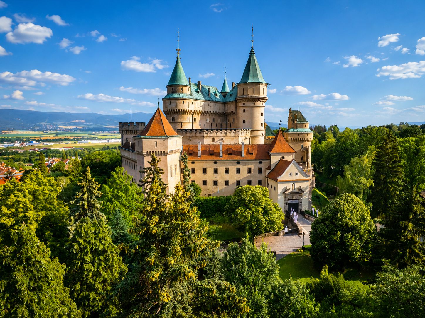 Ab Bratislava: Tagestour zu den Burgen Beckov, Trenčín und Bojnice