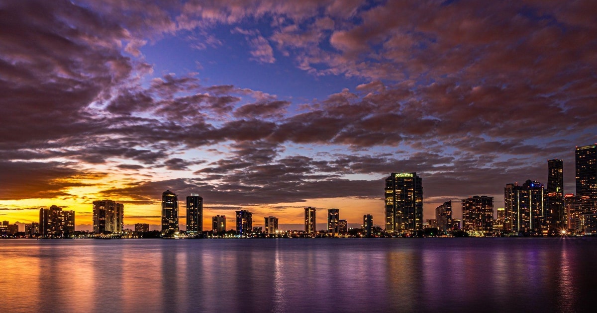 Miami: Crociera al tramonto nella baia di Biscayne e South Beach ...