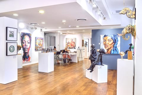 Cape Town: Art Gallery, Luxury Leather, and History Tour