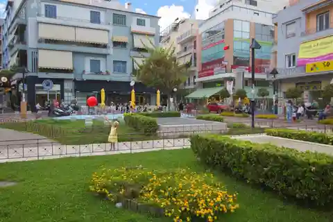 Athens: Walking Food Tour in Secret Suburb w/ Drinks