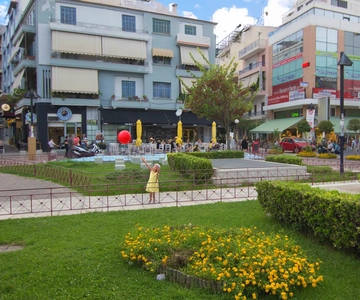 Atene: Tour gastronomico a piedi in un sobborgo segreto con bevande
