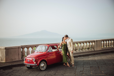 Tour fotográfico de casais da costa de Sorrento por Vintage Fiat 500Passeio fotográfico diurno