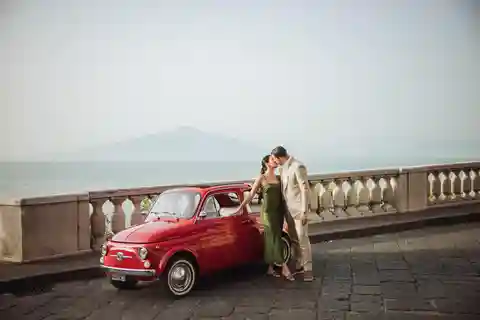 Fototur för par på Sorrentokusten med en gammal Fiat 500