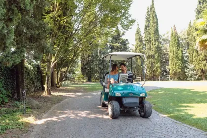 Valeggio: Eintritt in den Sigurtà-Gartenpark mit Golfwagenverleih