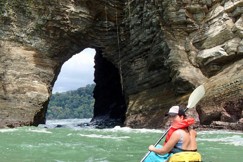 Uvita : Parc national Marino Ballena Kayak de mer et plongée en apnéeParc national Marino Ballena Kayak de mer et plongée en apnée