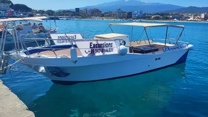 Taormina Giardini Naxos: Tour in barca Isola Bella aperitivo