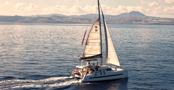 Hersonissos: Luxury Sunset Catamaran Cruise with Sushi & Open Bar