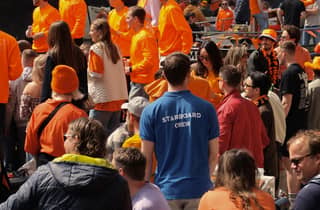 Amsterdam: Königstag-Bootsparty mit unbegrenzten Drinks