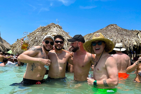 Cartagena: Visit 4 destinations by boat with lunch