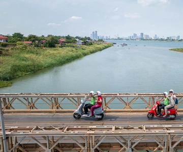 Silk Island Tour by Vespa