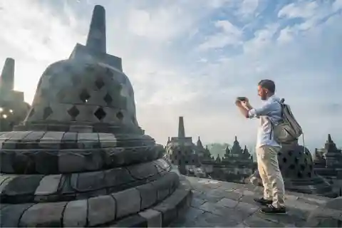 Borobudur Sunrise (Climb-up Guarantee) & Prambanan Day Tour