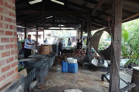 Private Unseen Mangrove Forest and Floating & Railway Market Floating Market & Maeklong Railway Private Tour