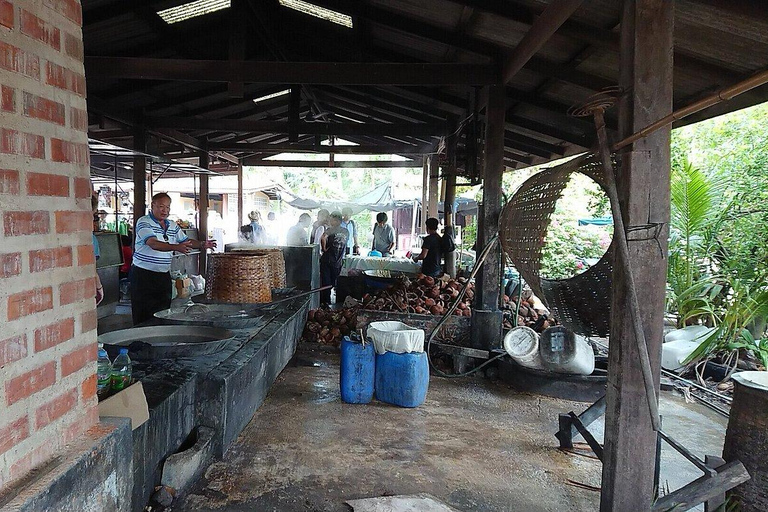 Private Unseen Mangrove Forest and Floating & Railway Market Floating Market & Maeklong Railway Private Tour