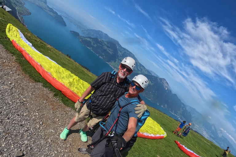 Tandem Paragliding Flight in LUCERNE / Professional – Safe – Executive Lucerne: Paragliding over Lake Lucerne in the Swiss Alps