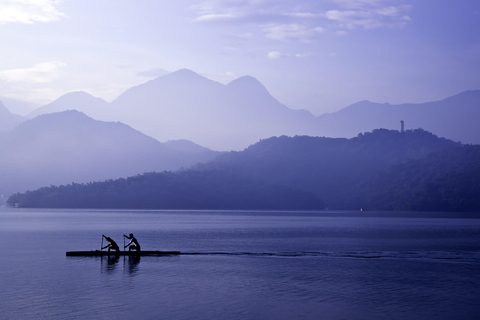 From Taipei: Private 4-Day West & South Taiwan Tour SOLO Traveler