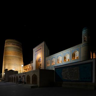 Tashkent: City tour guiado à noite com embarque no hotel