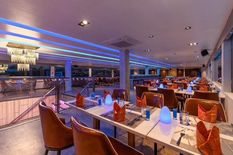 Bangkok: Royal Princess riviercruise met live muziekBangkok: Chao Phraya rivier Dinner Cruise met live muziek