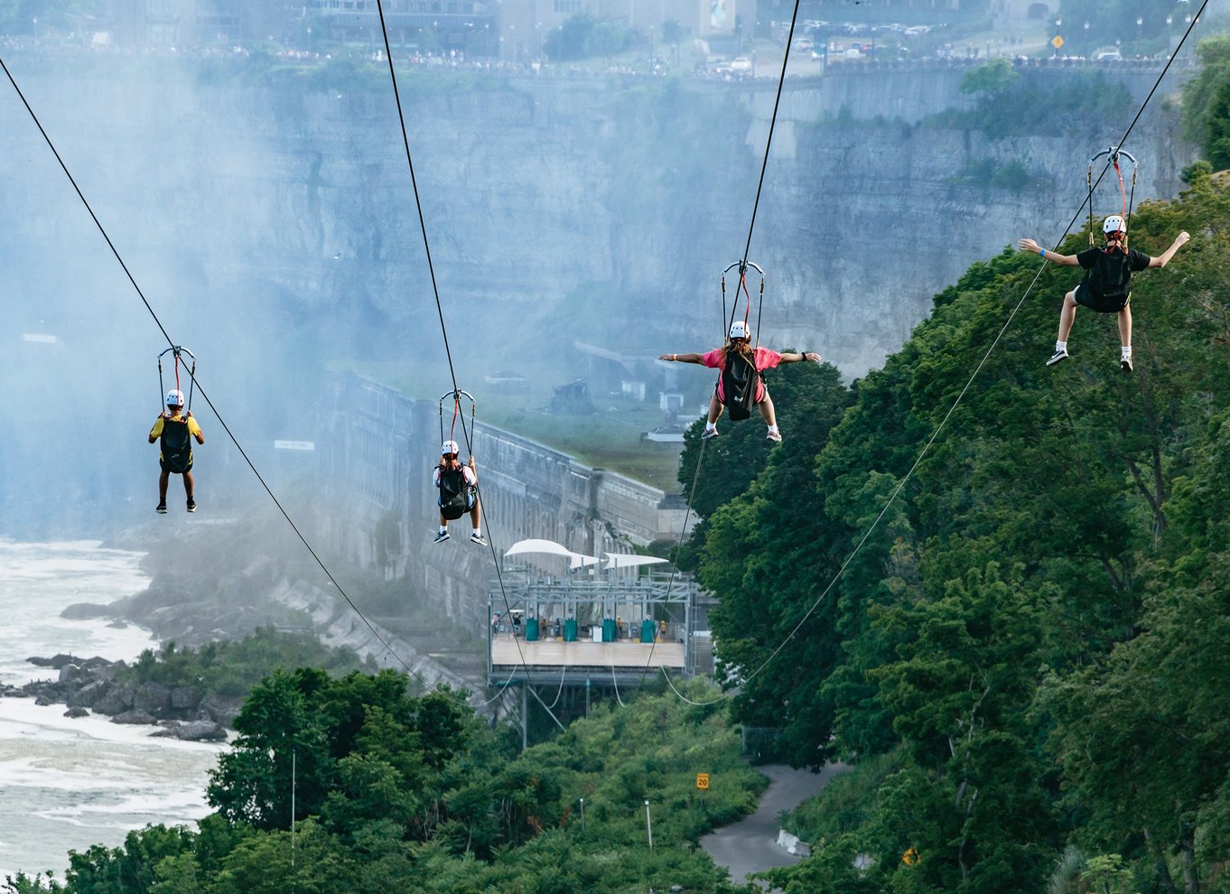 Niagara Falls, Canada: Zipline til vandfaldene