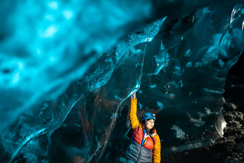من جوكولسارلون: جولة كهف الجليد الأزرق في فاتناجوكولFrom Jökulsárlón: Vatnajökull Glacier Blue Ice Cave Tour