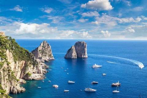 Von Amalfi aus: Bootstour zur Insel Capri mit Schnorcheln und Getränken
