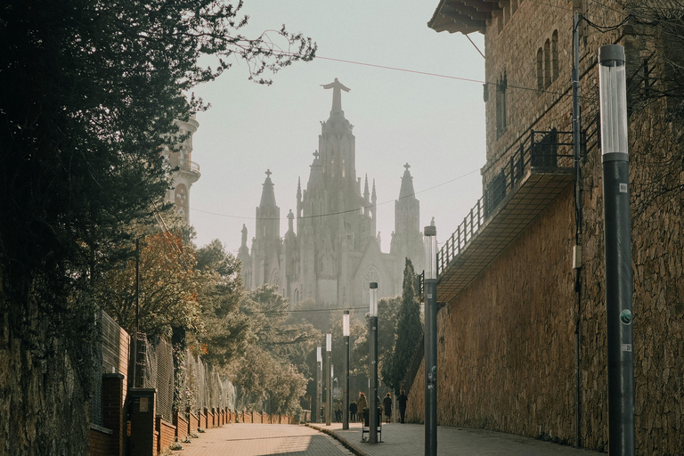 Secret Barcelona : Guided Walking Tour & Photo Spots Secret Barcelona Tour : Stories & Instagram Photo Spots