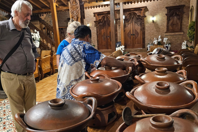 Borobudur Climb-Up & Prambanan Journey with Licensed Guide Borobudur Climb-Up & Prambanan Journey with Licensed Guide