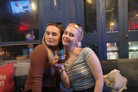Glasgow: Guided Pub Crawl with Shots and Drink Discounts