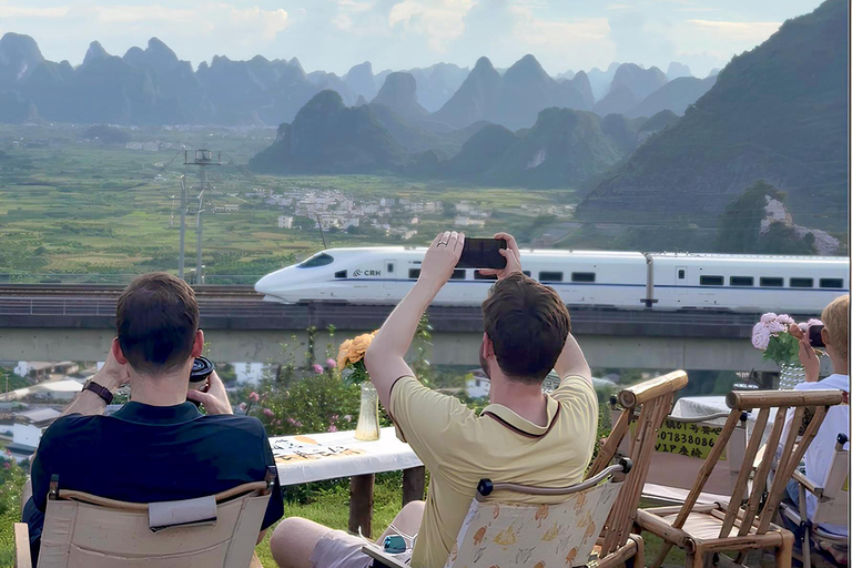 Yangshuo dévoilée : vue sur le karst, dérive en bambou et coucher de soleil en trainGuide pour les autres langues