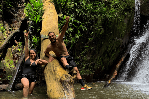 Tagestour zu den Wasserfällen von Las Filipinas mit MittagessenPanama-Stadt: Tagestour zu den Wasserfällen von Las Filipinas mit Mittagessen