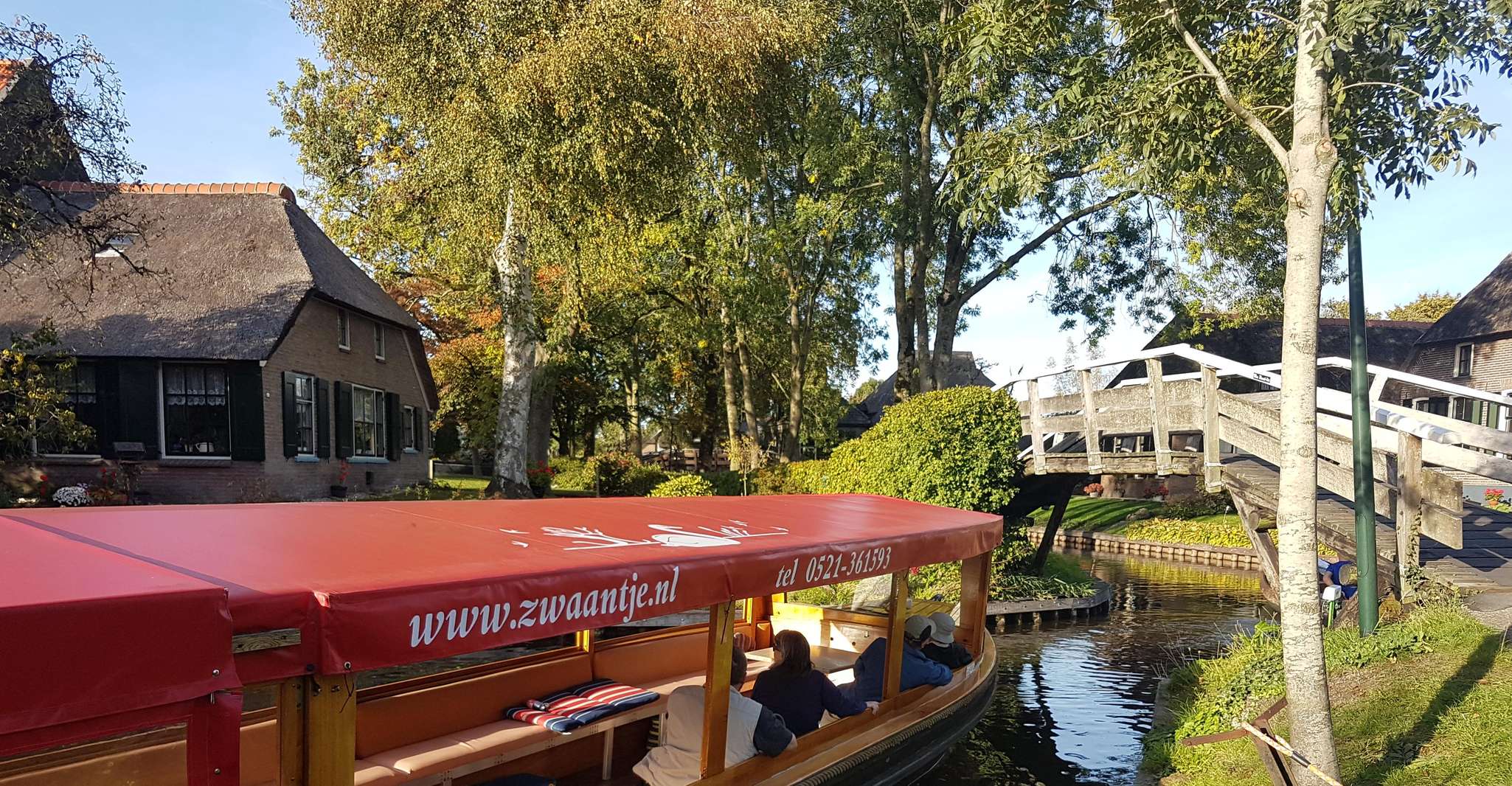 Giethoorn, Geführte Bootstour Stadt und See Sehenswürdigkeiten - Hizvo
