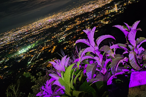 San José: Walk inside themed caves and dine at a viewpoint