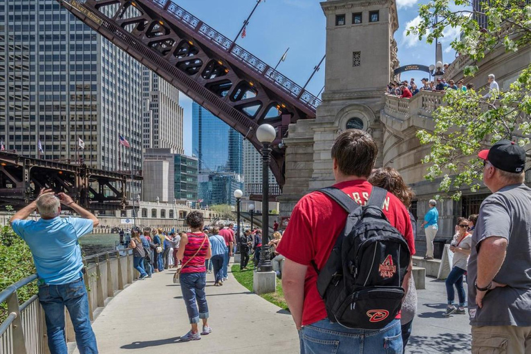 Chicago: Passeio a pé pelo melhor das atrações + aluguel de bicicleta/caiaquePasseio a pé pelos destaques de Chicago (inclui 2 horas de bicicleta ou caiaque)