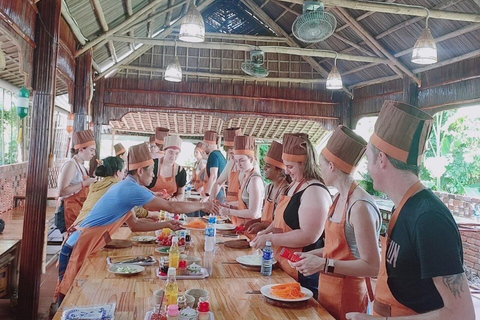 Cooking Class w Phở and Market & Basket Boat Ride in Hoi An Da Nang Pickup