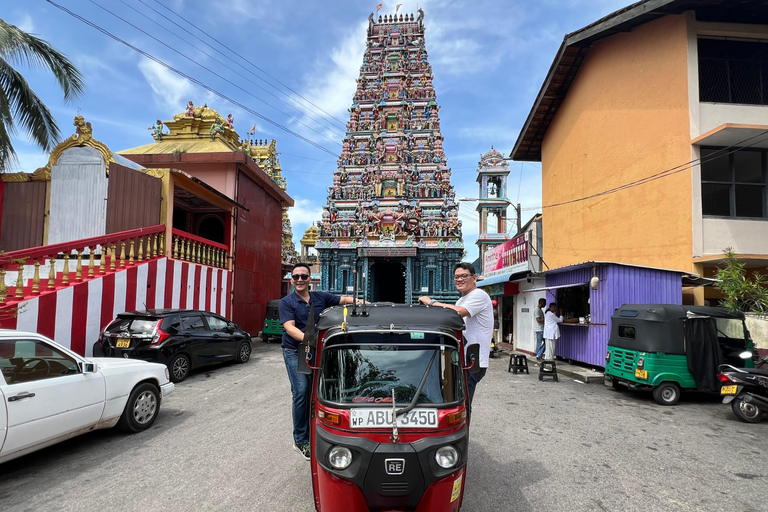 Colombo: City Cultural & Historic Stops by Tuk Tuk